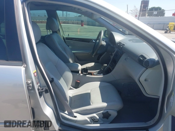 2001 Mercedes-Benz C 230/260/280/320 с VIN WDBRF61J91F068679, выставлен на аукционе IAAI как лот 42620453 с пробегом 183 522 миль миль и . История ставок и продаж доступна на DreamBid. Изображение 5.