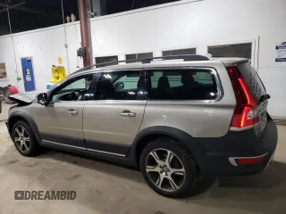 2014 Volvo XC70 T6 with VIN YV4902BZ8E1184116, listed as a Copart auction lot 58817004 with 97,967 mi miles and Salvage Title. Bid and sale history available at DreamBid. Image 2.