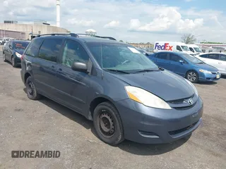2007 Toyota Sienna CE with VIN 5TDZK23C77S030350, listed as a IAAI auction lot 42231747 with 218,321 mi miles. Bid and sale history available at carsss.com. Image 1.