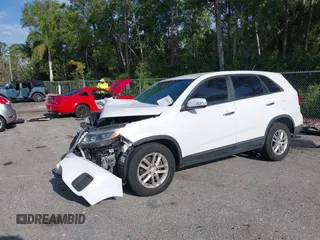2015 Kia Sorento LX with VIN 5XYKT3A61FG561833, listed as a IAAI auction lot 42016426 with 130,907 mi miles and . Bid and sale history available at carsss.com. Image 17.