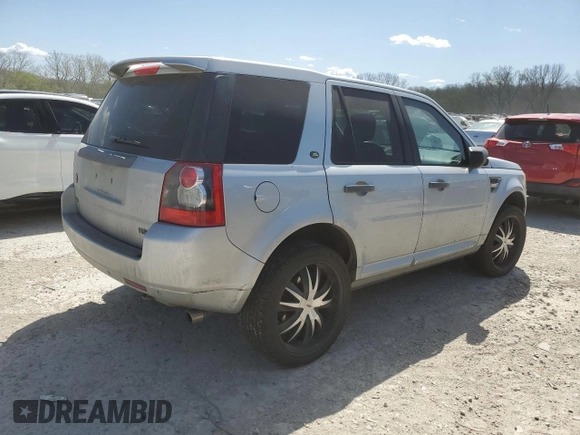 2010 Land Rover LR2 HSE with VIN SALFR2BN7AH173482, listed as a Copart auction lot 52660845 with 175,502 mi miles and Clean title. Bid and sale history available at DreamBid. Image 3.