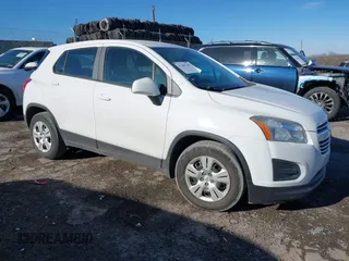 2015 Chevrolet Trax LS with VIN KL7CJKSB8FB113628, listed as a IAAI auction lot 41465345 with 89,245 mi miles. Bid and sale history available at carsss.com. Image 1.