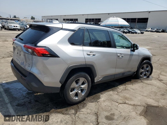 2022 Toyota RAV4 Hybrid XLE z VIN 4T3RWRFV1NU071840, wystawiony jako Copart lot #64656285 z przebiegiem 39 521 mil mil oraz Szkoda całkowita • Salvage title. Historia ofert i sprzedaży dostępna na DreamBid. Obrazek 3.