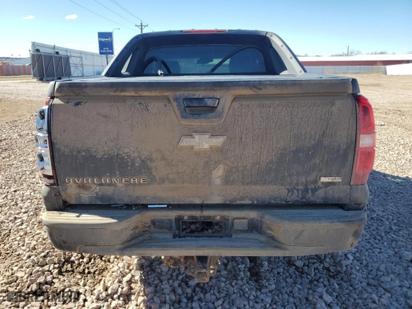 2007 Chevrolet Avalanche LTZ with VIN 3GNFK12317G263676, listed as a Copart auction lot 47012745 with 207,640 mi miles and Clean Title. Bid and sale history available at carsss.com. Image 6.