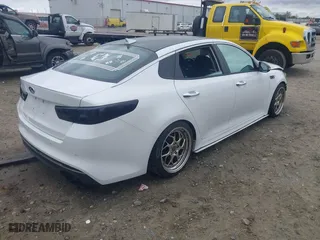 2018 Kia Optima S with VIN 5XXGT4L32JG241187, listed as a IAAI auction lot 41869628 with 88,038 mi miles. Bid and sale history available at carsss.com. Image 4.