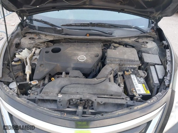 2014 Nissan Altima 2.5 with VIN 1N4AL3AP1EC322795, listed as a IAAI auction lot 41948019 with 230,032 mi miles. Bid and sale history available at carsss.com. Image 10.