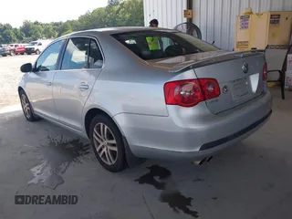 2005 Volkswagen Jetta 2.5 with VIN 3VWSG71K25M644310, listed as a IAAI auction lot 42697774 with 137,718 mi miles and . Bid and sale history available at DreamBid. Image 3.