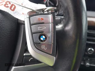 2017 BMW X5 xDrive35i z VIN 5UXKR0C56H0U49957, wystawiony jako IAAI lot #42183768 z przebiegiem 96 346 mil mil oraz . Historia ofert i sprzedaży dostępna na DreamBid. Obrazek 11.