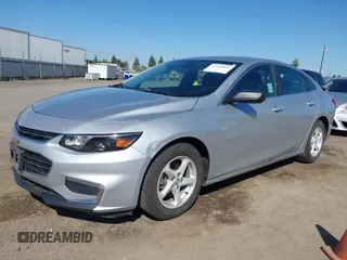 2016 Chevrolet Malibu LS z VIN 1G1ZB5ST9GF340558, wystawiony jako IAAI lot #42520463 z przebiegiem 104 296 mil mil oraz . Historia ofert i sprzedaży dostępna na DreamBid. Obrazek 14.