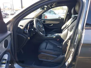2019 Mercedes-Benz GLC 300 с VIN WDC0G4JB9KV135836, выставлен на аукционе IAAI как лот 41939034 с пробегом 73 058 миль миль и . История ставок и продаж доступна на DreamBid. Изображение 5.