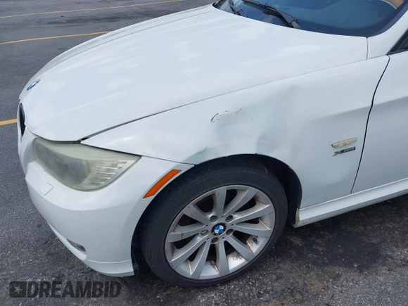 2011 BMW 3 Series 328i xDrive with VIN WBAPK5C51BF124871, listed as a IAAI auction lot 42081999 with 129,120 mi miles. Bid and sale history available at carsss.com. Image 6.