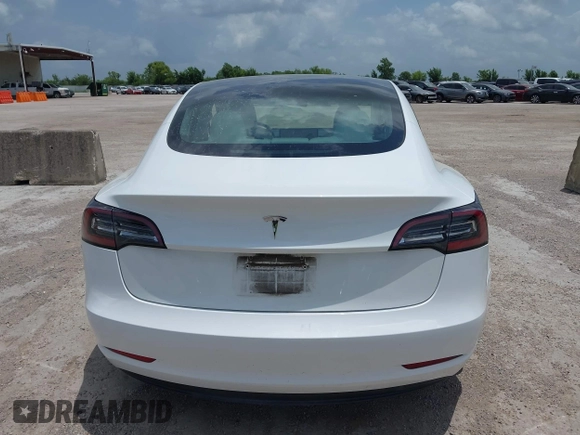 2023 Tesla Model 3 z VIN 5YJ3E1EA8PF384806, wystawiony jako IAAI lot #42526063 z przebiegiem 95 389 mil mil oraz . Historia ofert i sprzedaży dostępna na DreamBid. Obrazek 16.