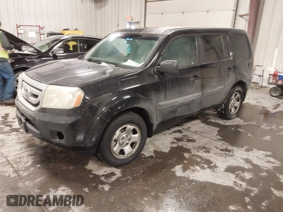 2011 Honda Pilot LX with VIN 5FNYF4H21BB022527, listed as a IAAI auction lot 41617546 with 158,518 mi miles. Bid and sale history available at carsss.com. Image 17.