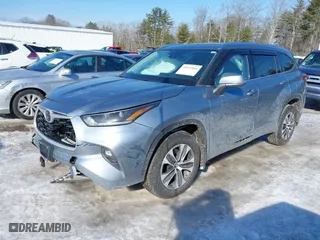 2021 Toyota Highlander XLE with VIN 5TDGZRBH5MS155884, listed as a IAAI auction lot 41622166 with NaN miles. Bid and sale history available at carsss.com. Image 17.
