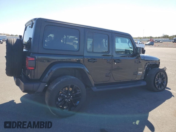 2023 Jeep Wrangler Sahara z VIN 1C4JJXP66PW605961, wystawiony jako Copart lot #50209655 z przebiegiem 32 805 mil mil oraz Szkoda całkowita • Salvage title. Historia ofert i sprzedaży dostępna na DreamBid. Obrazek 3.