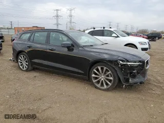 2020 Volvo V60 Momentum with VIN YV1102EK2L2370752, listed as a Copart auction lot 77350224 with 31,971 mi miles and Salvage Title. Bid and sale history available at carsss.com. Image 4.