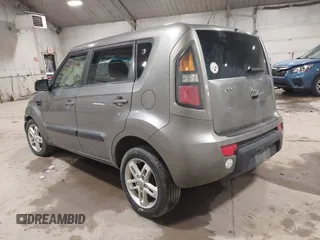 2011 Kia Soul + with VIN KNDJT2A23B7317367, listed as a IAAI auction lot 41880399 with 186,736 mi miles. Bid and sale history available at carsss.com. Image 3.