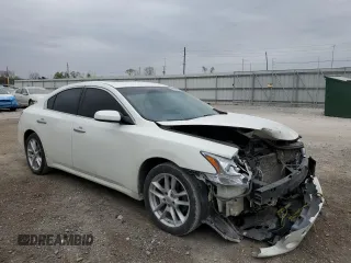 2014 Nissan Maxima SV z VIN 1N4AA5AP9EC441423, wystawiony jako Copart lot #53294005 z przebiegiem 168 094 mil mil oraz Szkoda całkowita • Salvage title. Historia ofert i sprzedaży dostępna na DreamBid. Obrazek 4.