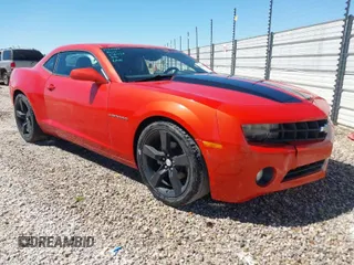 2011 Chevrolet Camaro 2LT z VIN 2G1FC1ED3B9194950, wystawiony jako IAAI lot #41816699 z przebiegiem 139 106 mil mil oraz . Historia ofert i sprzedaży dostępna na DreamBid. Obrazek 1.
