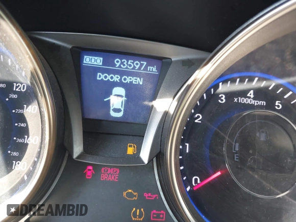 2016 Hyundai Genesis Coupe 3.8L Base with VIN KMHHT6KJ5GU136772, listed as a IAAI auction lot 40543019 with 93,597 mi miles. Bid and sale history available at carsss.com. Image 7.