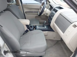 2010 Ford Escape XLS с VIN 1FMCU0C75AKB62752, выставлен на аукционе IAAI как лот 41962316 с пробегом 159 942 миль миль и . История ставок и продаж доступна на DreamBid. Изображение 5.