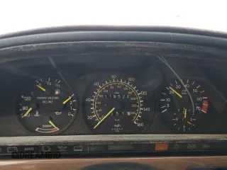 1988 Mercedes-Benz 300 with VIN WDBCA25D0JA371896, listed as a Copart auction lot 76421944 with 119,520 mi miles and Clean Title. Bid and sale history available at DreamBid. Image 9.