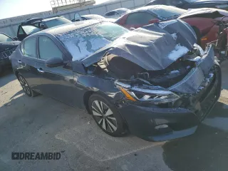 2022 Nissan Altima 2.5 SV with VIN 1N4BL4DV7NN300261, listed as a Copart auction lot 82902674 with 0 mi miles and Salvage Title. Bid and sale history available at carsss.com. Image 4.