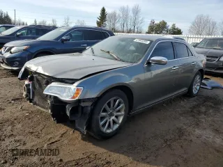 2012 Chrysler 300 Limited z VIN 2C3CCACG2CH307242, wystawiony jako Copart lot #47944355 z przebiegiem 227 694 mil mil oraz Tytuł czysty. Historia ofert i sprzedaży dostępna na DreamBid. Obrazek 1.