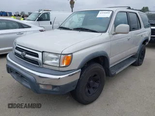 2000 Toyota 4Runner SR5 with VIN JT3GN86R1Y0139753, listed as a IAAI auction lot 42192055 with 178,459 mi miles and . Bid and sale history available at DreamBid. Image 2.