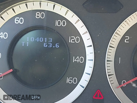 2011 Volvo S60 with VIN YV1902FHXB2009211, listed as a IAAI auction lot 41822023 with 104,013 mi miles and . Bid and sale history available at DreamBid. Image 7.