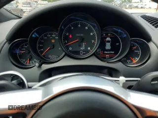 2017 Porsche Cayenne z VIN WP1AA2A22HKA92370, wystawiony jako Copart lot #61361295 z przebiegiem 86 204 mil mil oraz Szkoda całkowita • Salvage title. Historia ofert i sprzedaży dostępna na DreamBid. Obrazek 9.