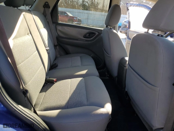 2005 Ford Escape XLT with VIN 1FMYU03145KE00758, listed as a Copart auction lot 43831175 with 225,341 mi miles and Salvage Title. Bid and sale history available at carsss.com. Image 11.