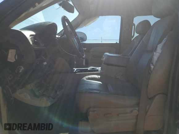 2013 Chevrolet Avalanche LT with VIN 3GNMCFE02DG344524, listed as a Copart auction lot 81173154 with 199,558 mi miles and Salvage Title. Bid and sale history available at DreamBid. Image 7.