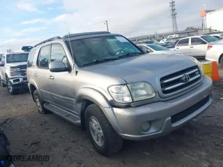 2002 Toyota Sequoia Limited with VIN 5TDZT38A22S102963, listed as a IAAI auction lot 40943398 with 298,881 mi miles. Bid and sale history available at carsss.com. Image 1.