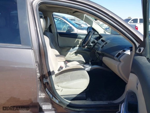 2012 Mitsubishi Outlander SE with VIN JA4AS3AW9CU004624, listed as a IAAI auction lot 41303185 with 189,122 mi miles. Bid and sale history available at carsss.com. Image 5.