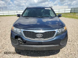 2013 Kia Sorento LX with VIN 5XYKTDA6XDG391488, listed as a Copart auction lot 66174525 with 152,633 mi miles and Clean title. Bid and sale history available at DreamBid. Image 5.