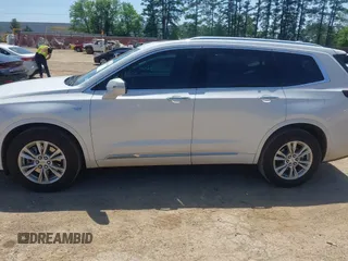 2024 Cadillac XT6 FWD Luxury z VIN 1GYKPAR49RZ739032, wystawiony jako IAAI lot #41985694 z przebiegiem 20 595 mil mil oraz . Historia ofert i sprzedaży dostępna na DreamBid. Obrazek 14.