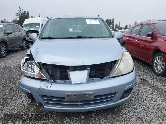2011 Nissan Versa S z VIN 3N1BC1CP8BL460398, wystawiony jako IAAI lot #41754069 z przebiegiem 239 363 mil mil oraz . Historia ofert i sprzedaży dostępna na DreamBid. Obrazek 12.