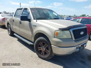 2007 Ford F-150 XLT with VIN 1FTPW12V77FA34682, listed as a IAAI auction lot 42032105 with 185,433 mi miles. Bid and sale history available at carsss.com. Image 1.