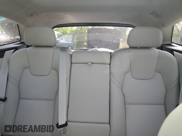 2024 Volvo XC60 Plus Dark Theme с VIN YV4L12RL3R1710498, выставлен на аукционе Copart как лот 58529895 с пробегом 18 939 миль миль и Списание • Salvage title. История ставок и продаж доступна на DreamBid. Изображение 10.