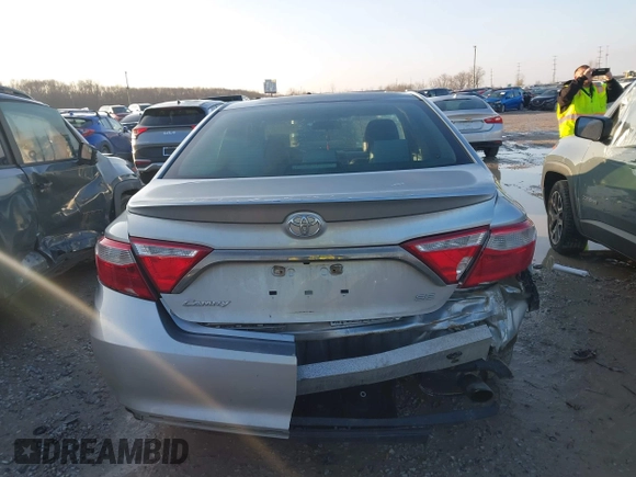 2015 Toyota Camry XLE with VIN 4T1BF1FK1FU099964, listed as a IAAI auction lot 41211645 with 209,364 mi miles and . Bid and sale history available at DreamBid. Image 16.