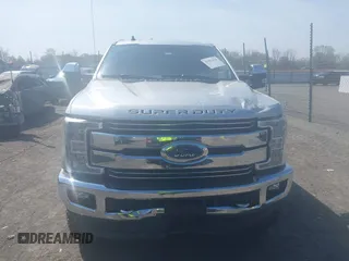 2019 Ford F-250 XL z VIN 1FT7W2B66KEC54893, wystawiony jako IAAI lot #41887418 z przebiegiem 151 950 mil mil oraz . Historia ofert i sprzedaży dostępna na DreamBid. Obrazek 13.