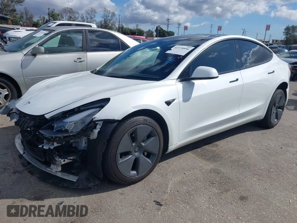 2023 Tesla Model 3 z VIN 5YJ3E1EA6PF488405, wystawiony jako IAAI lot #41570896 z przebiegiem 26 631 mil mil oraz . Historia ofert i sprzedaży dostępna na DreamBid. Obrazek 20.