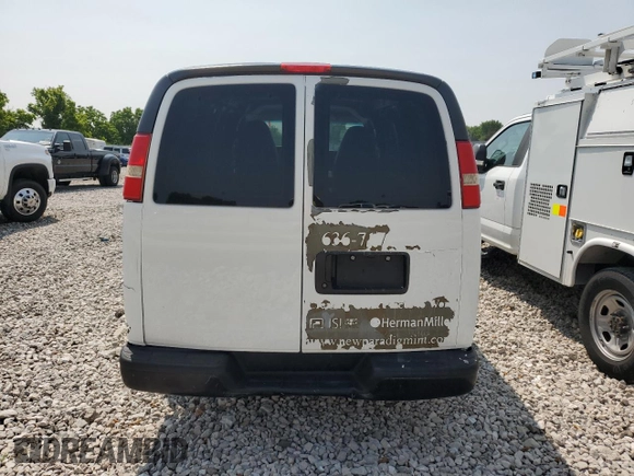 2010 GMC Savana z VIN 1GTUGAD42A1143608, wystawiony jako Copart lot #55399005 z przebiegiem 124 929 mil mil oraz Szkoda całkowita • Salvage title. Historia ofert i sprzedaży dostępna na DreamBid. Obrazek 6.
