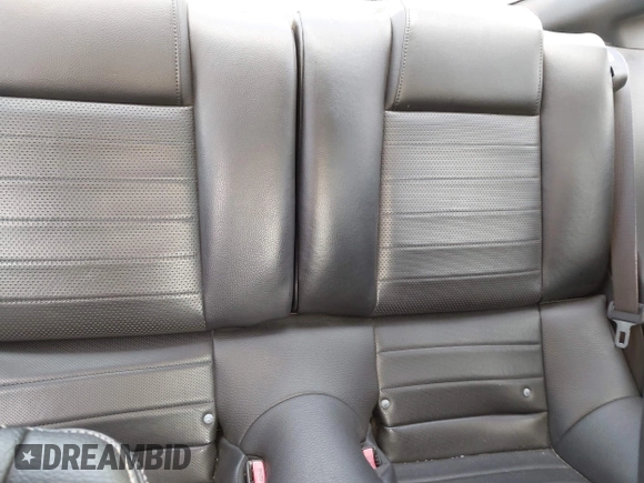 2008 Ford Mustang Deluxe z VIN 1ZVHT80N985155422, wystawiony jako IAAI lot #42312812 z przebiegiem Nie podano mil oraz . Historia ofert i sprzedaży dostępna na DreamBid. Obrazek 8.