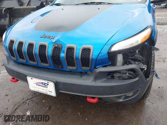 2018 Jeep Cherokee Trailhawk with VIN 1C4PJMBX3JD512813, listed as a IAAI auction lot 41457312 with 125,644 mi miles. Bid and sale history available at carsss.com. Image 18.