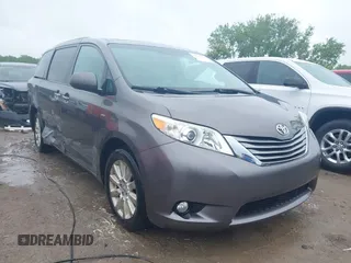 2016 Toyota Sienna Limited z VIN 5TDDK3DC0GS129333, wystawiony jako IAAI lot #42301593 z przebiegiem 115 069 mil mil oraz . Historia ofert i sprzedaży dostępna na DreamBid. Obrazek 1.
