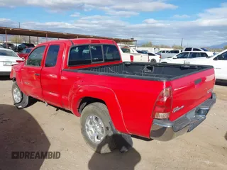 2008 Toyota Tacoma PreRunner with VIN 5TETU62NX8Z564585, listed as a IAAI auction lot 41576009 with 193,868 mi miles. Bid and sale history available at carsss.com. Image 3.
