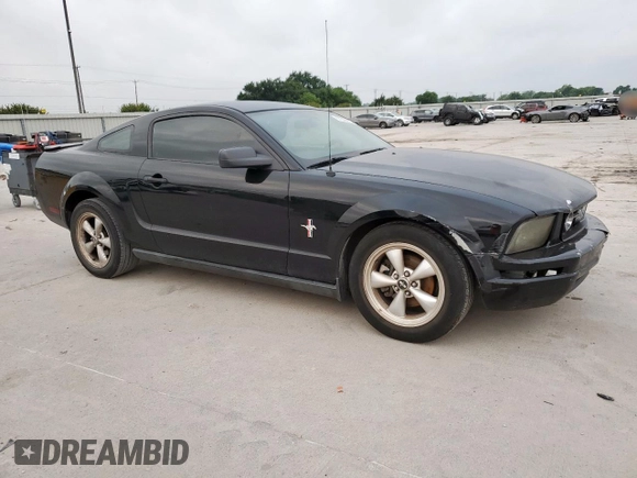 2007 Ford Mustang Deluxe z VIN 1ZVFT80N275250748, wystawiony jako Copart lot #57345935 z przebiegiem 145 523 mil mil oraz Czysty tytuł • Clean title. Historia ofert i sprzedaży dostępna na DreamBid. Obrazek 4.