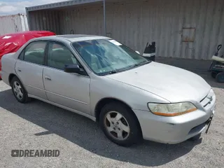 1998 Honda Accord EX z VIN 1HGCG6679WA211346, wystawiony jako IAAI lot #42041503 z przebiegiem 171 399 mil mil oraz . Historia ofert i sprzedaży dostępna na DreamBid. Obrazek 1.